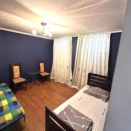 Booboo Flat In Italian Yard Apartment Tbilisi ภายนอก รูปภาพ