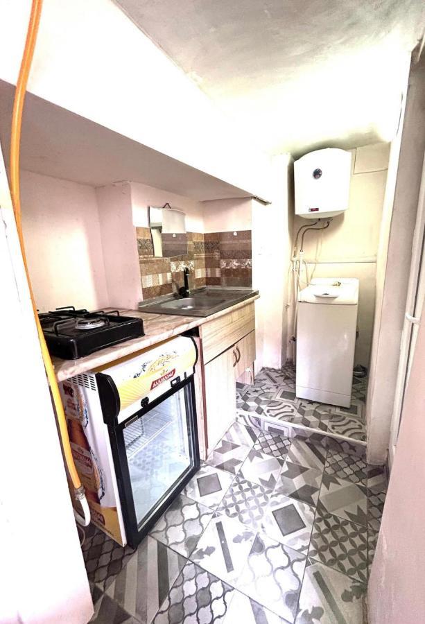 Booboo Flat In Italian Yard Apartment Tbilisi ภายนอก รูปภาพ